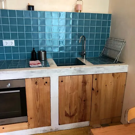 Lovely Terrace Studio Apartment *