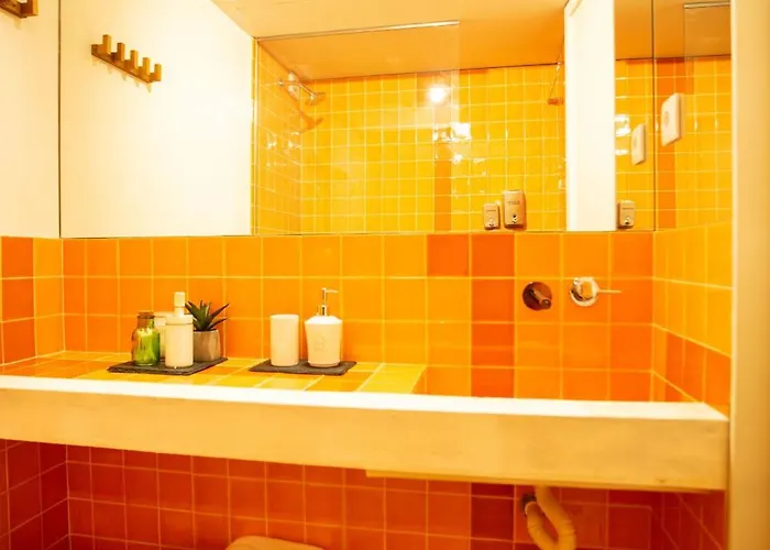 Lovely Terrace Studio Apartment Porto